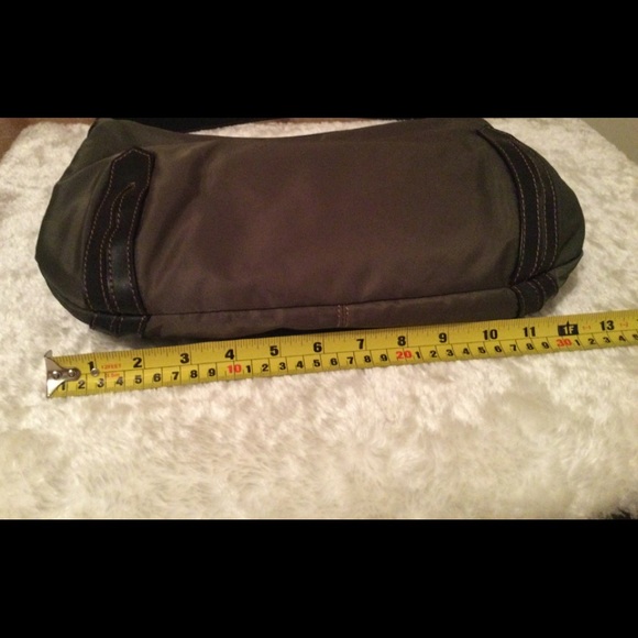 KENNETH COLE REACTION HOBO BAG - Picture 10 of 10